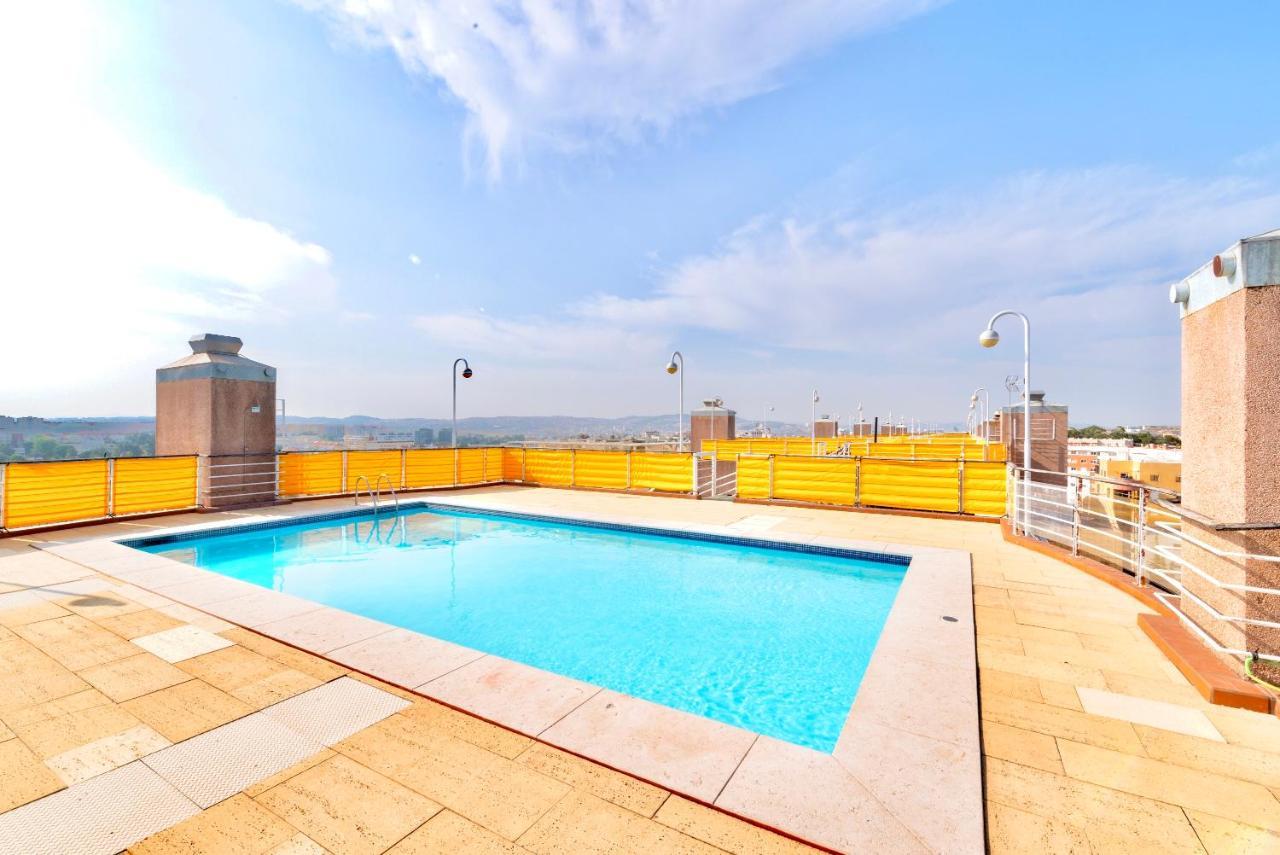 Swimming Pool Apartment With Private Parking Lisbona Esterno foto